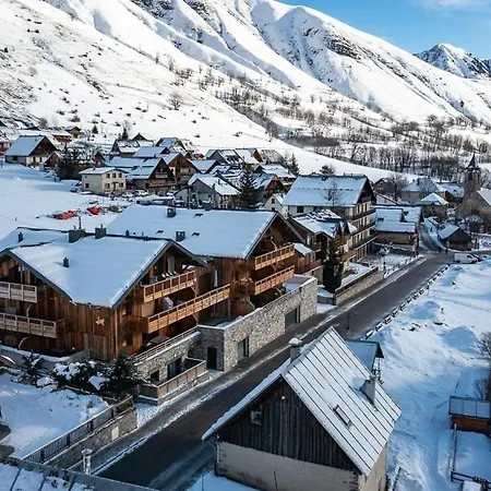 4 Personnes De Standing Au Coeur Du Village سا سورلا دارْف